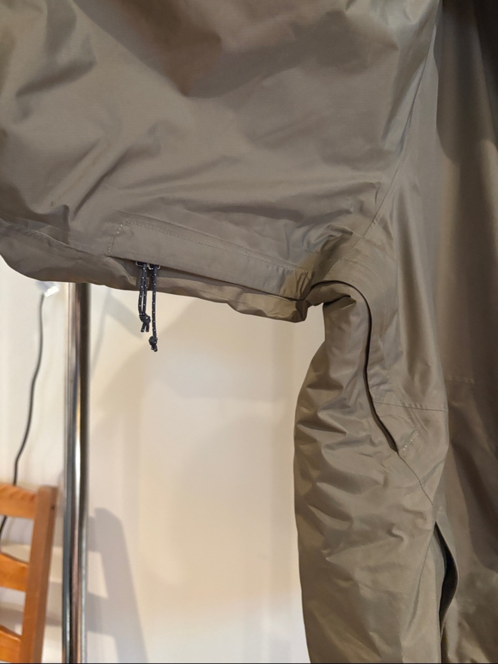 Patagonia men's Insulated Torrentshell Jacket #83716 - Picture 8 of 9